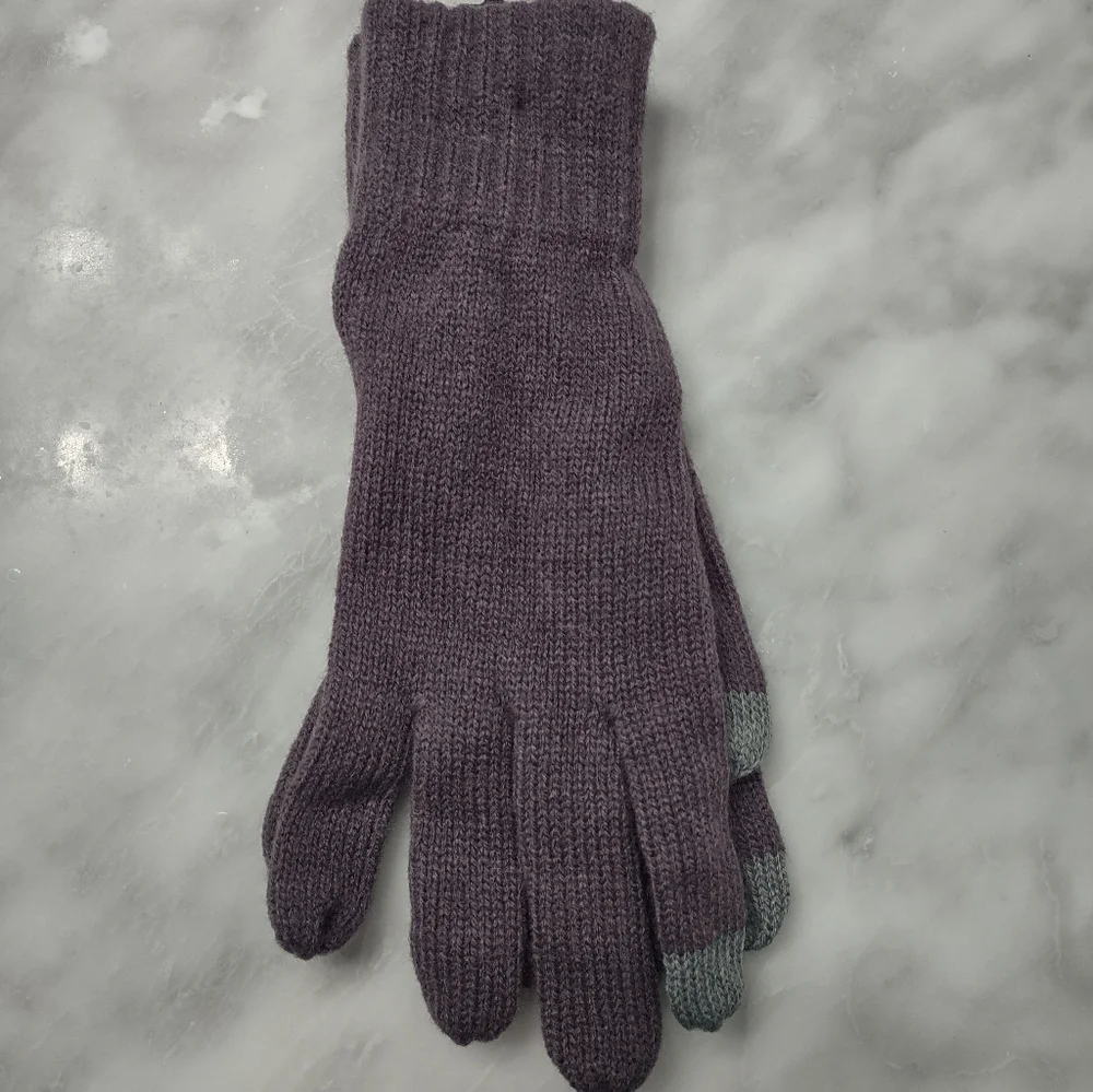 NWT Winter Essentials Heat Touch Screen Knit Gloves Purple Size S/M